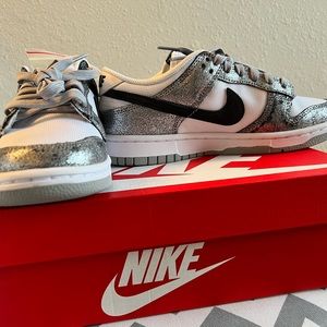 Women’s Dunk Low “Golden Gals”